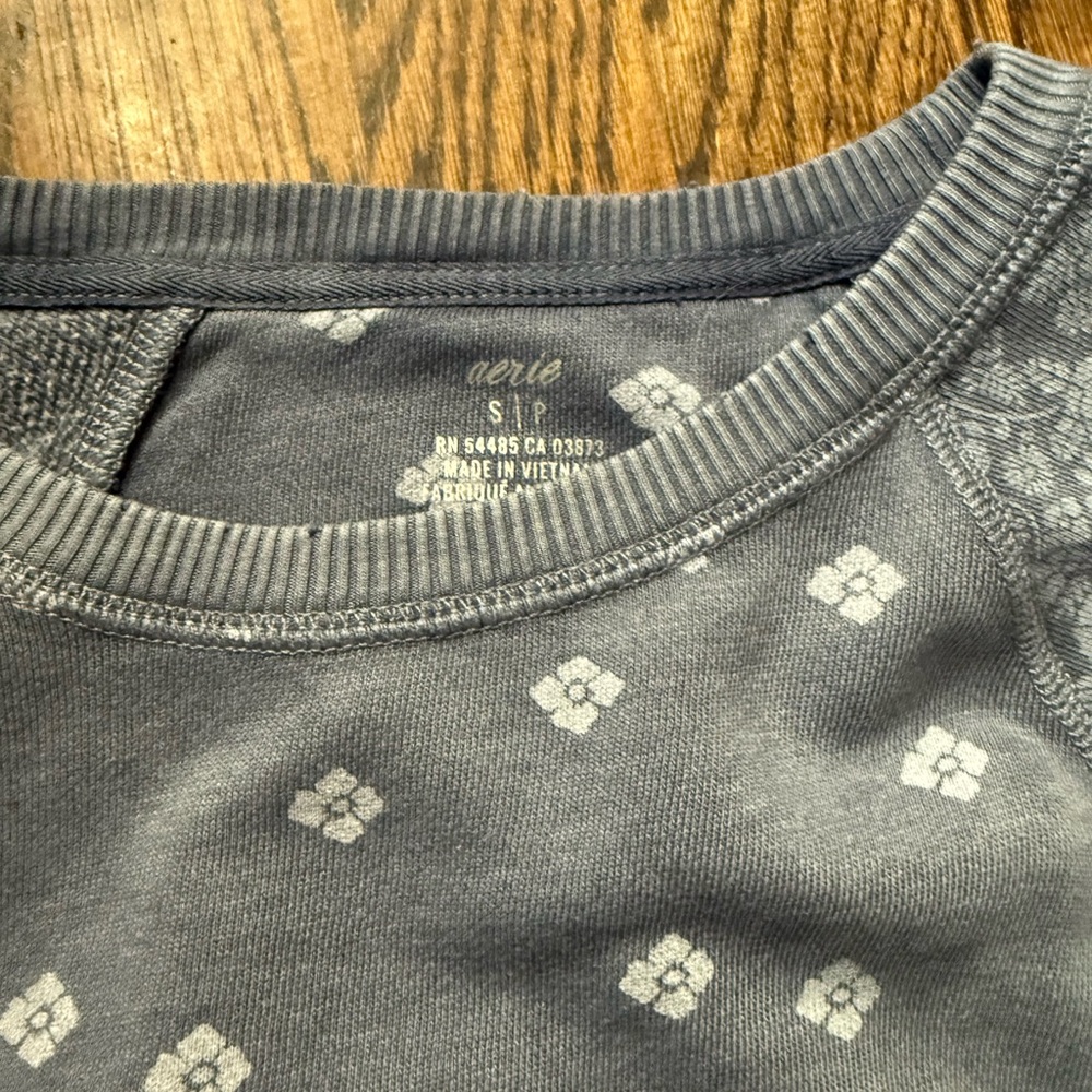 Aerie blue sweatshirt